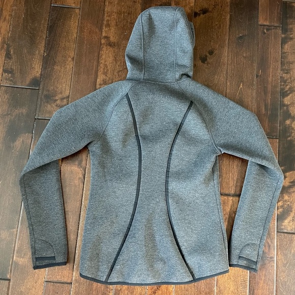Athleta Fuse Jacket Gray Full Zip Activewear Running Hooded Coat Sz S - Picture 4 of 14
